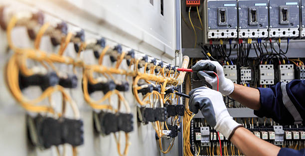 Professional Electrician technician working in Western Springs, IL